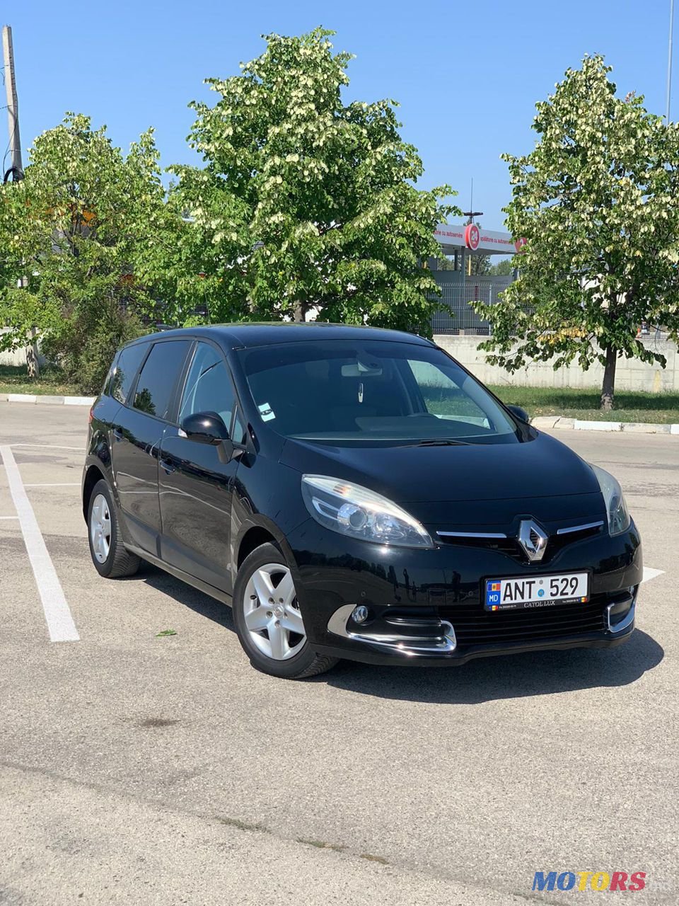 2012' Renault Grand Scenic photo #2