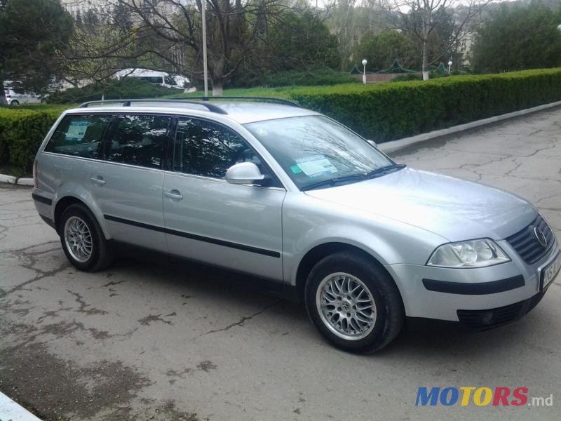 2005' Volkswagen Passat photo #3