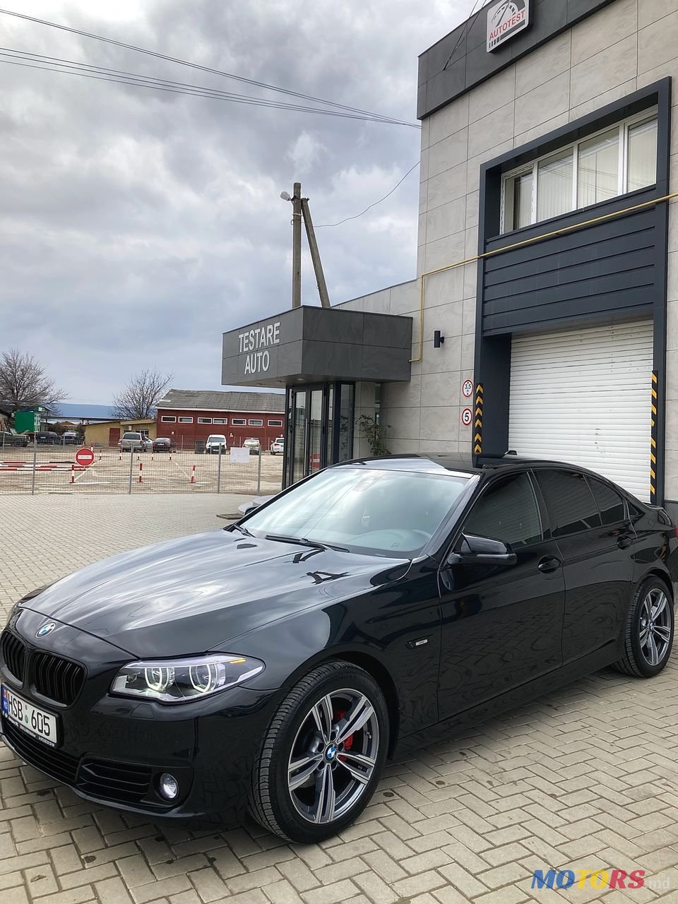 2015' BMW 5 Series photo #3