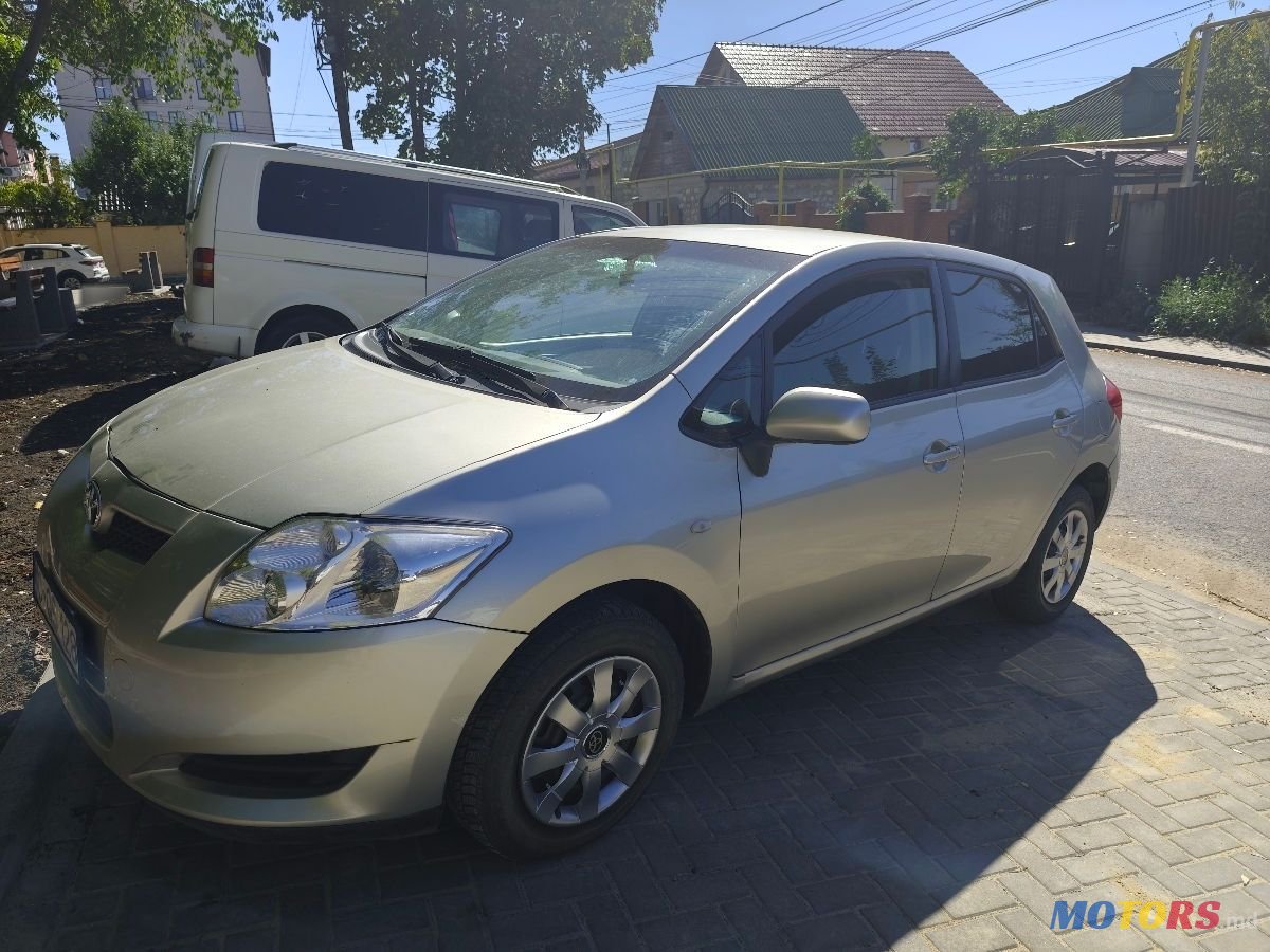 2009' Toyota Auris photo #2