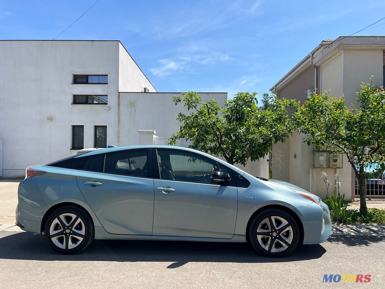 2016' Toyota Prius photo #2