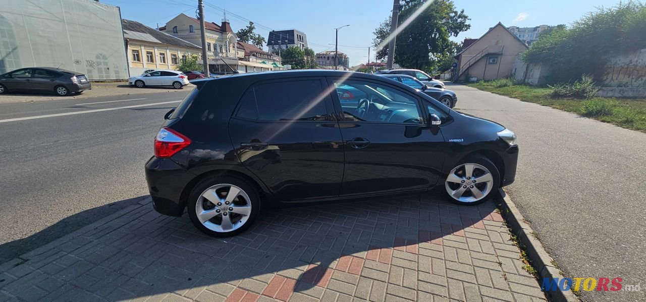 2010' Toyota Auris photo #3