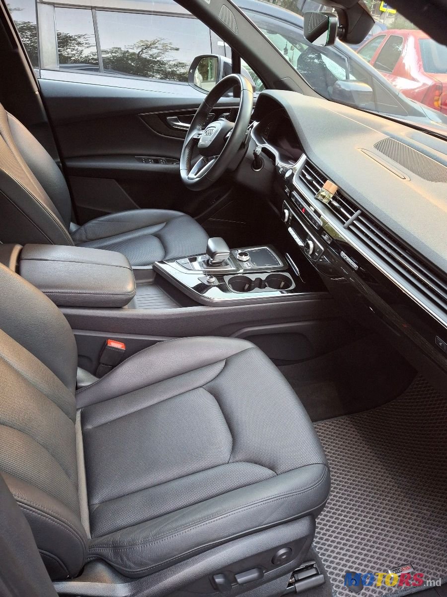 2017' Audi Q7 photo #4