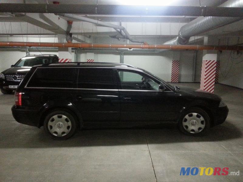 2005' Volkswagen Passat photo #5