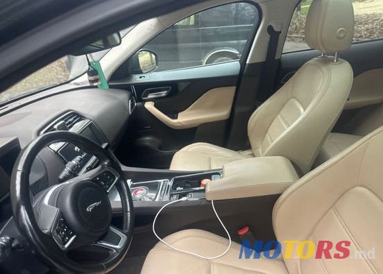 2018' Jaguar F-Pace photo #5