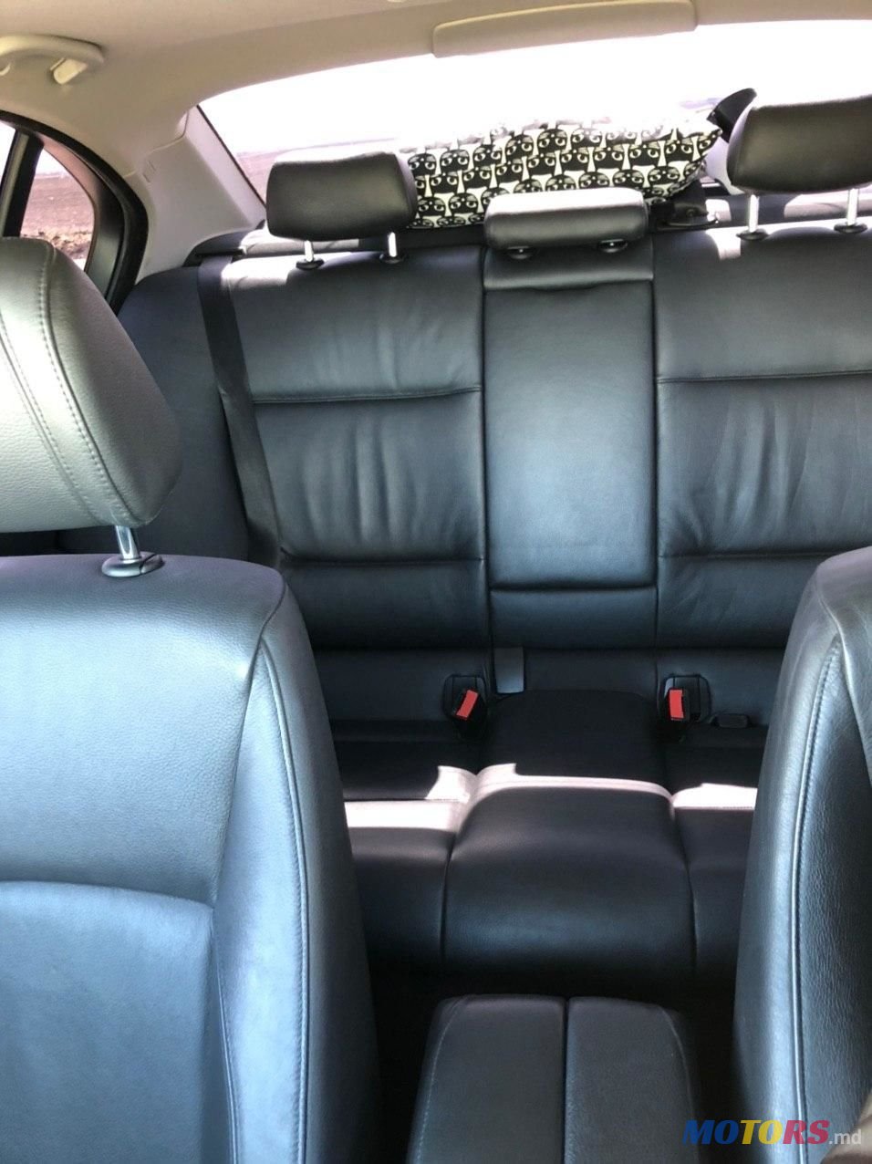 2006' BMW 3 Series Sedan 320d photo #6