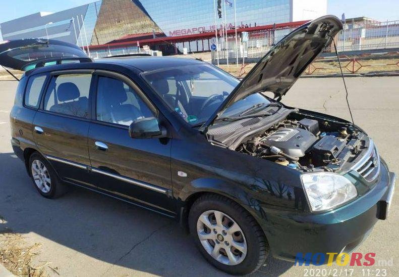 2004' Kia Carens photo #1