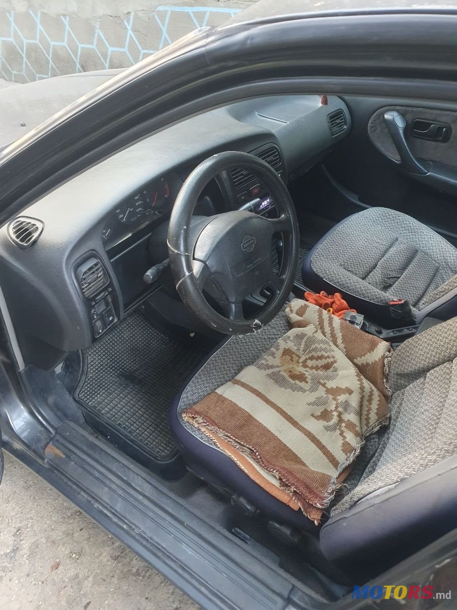 1993' Nissan Primera photo #1