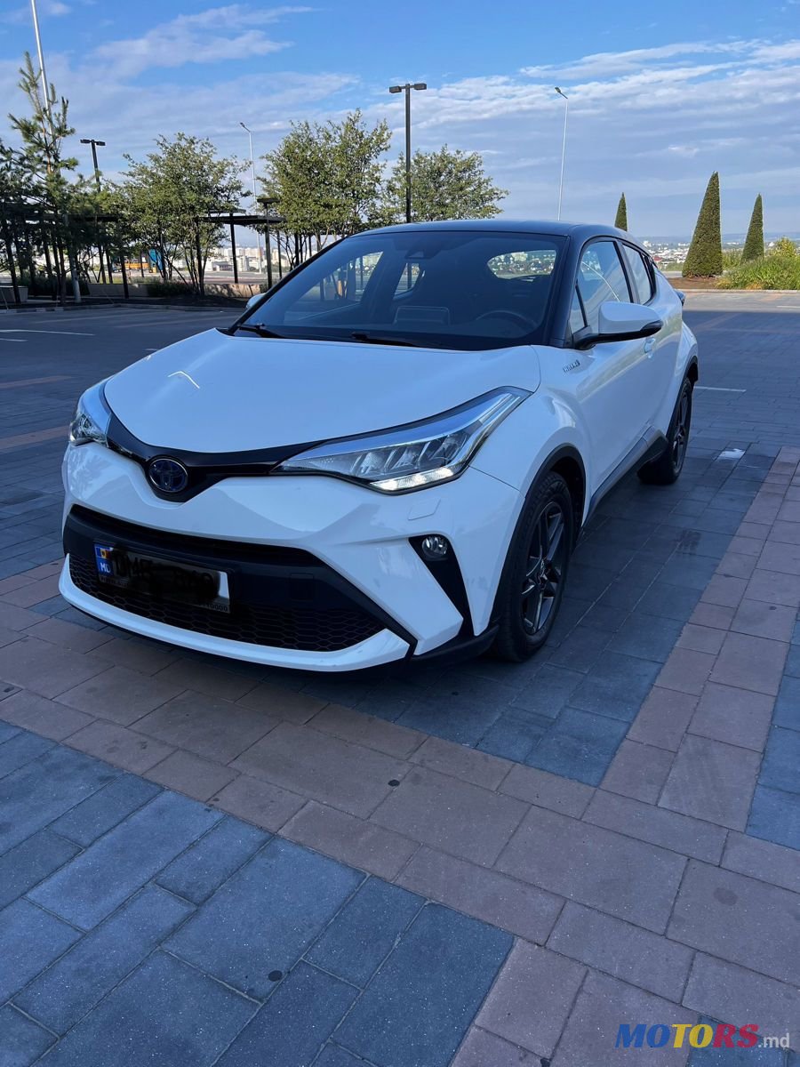 2021' Toyota C-HR photo #2