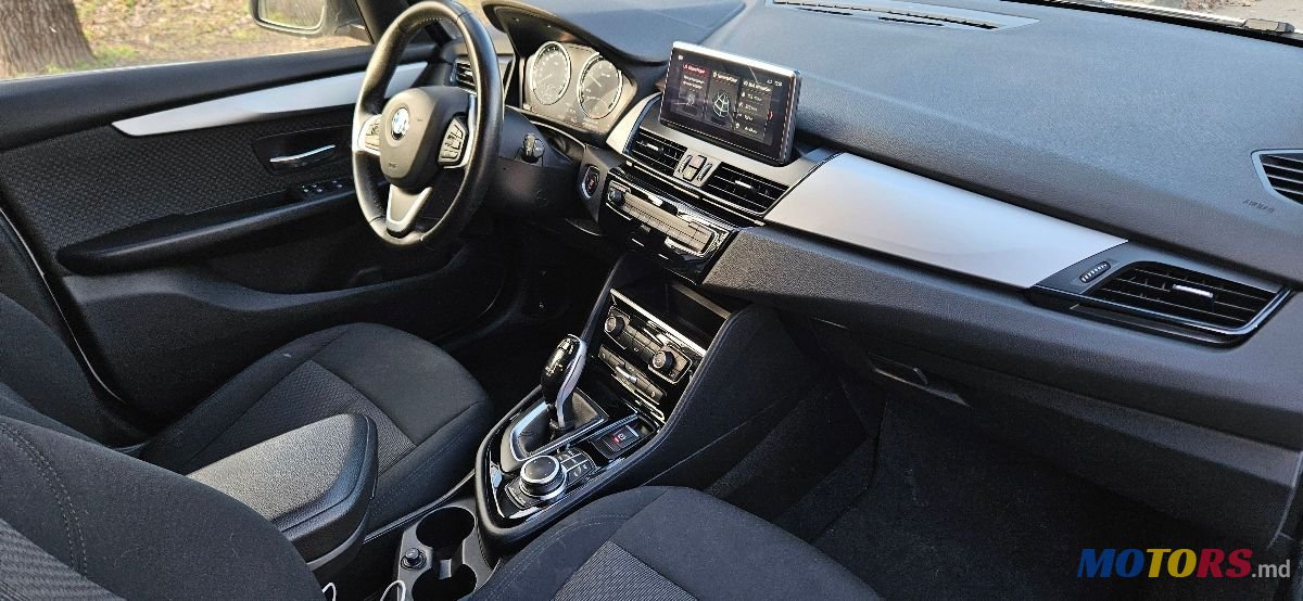 2019' BMW 2 Series Gran Tourer photo #5