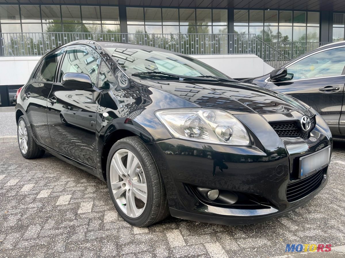 2007' Toyota Auris photo #1