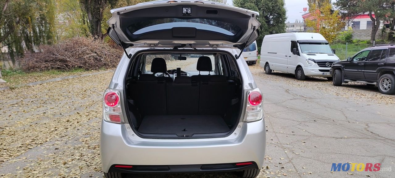 2013' Toyota Verso photo #5