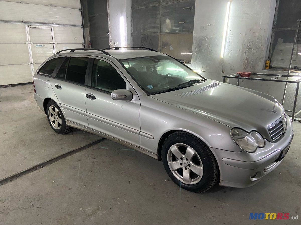 2005' Mercedes-Benz C Класс photo #2