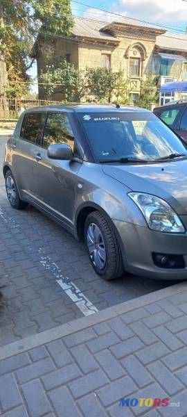 2010' Suzuki Swift photo #2