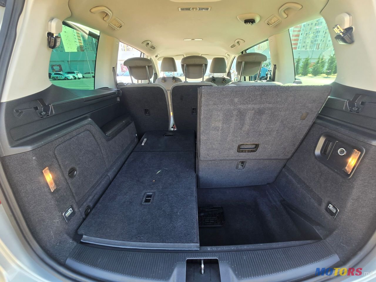 2011' SEAT Alhambra photo #6