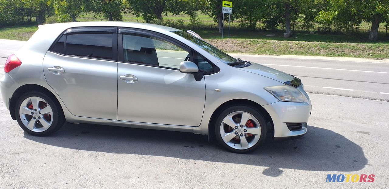 2007' Toyota Auris photo #1