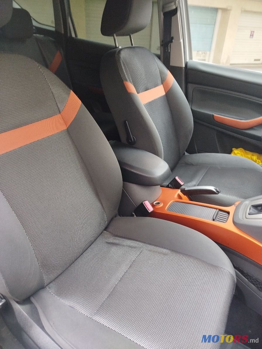 2010' Ford Kuga photo #6