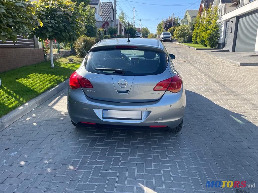 2011' Opel Astra photo #5