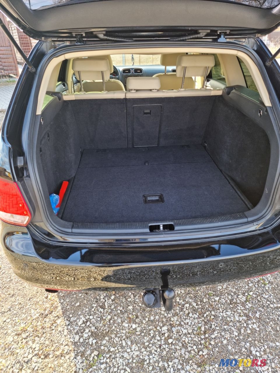 2011' Volkswagen Golf photo #4