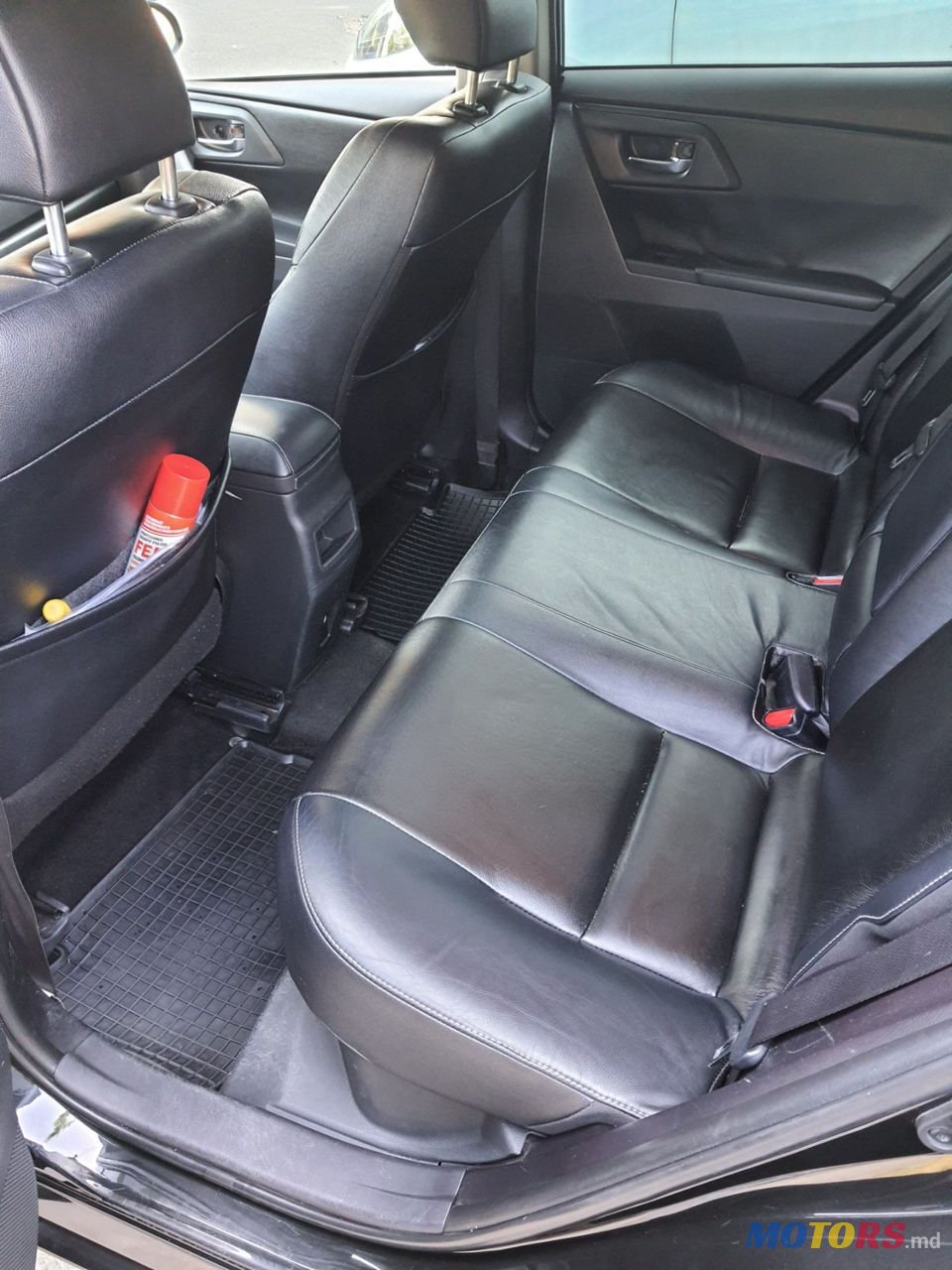 2014' Toyota Auris photo #2