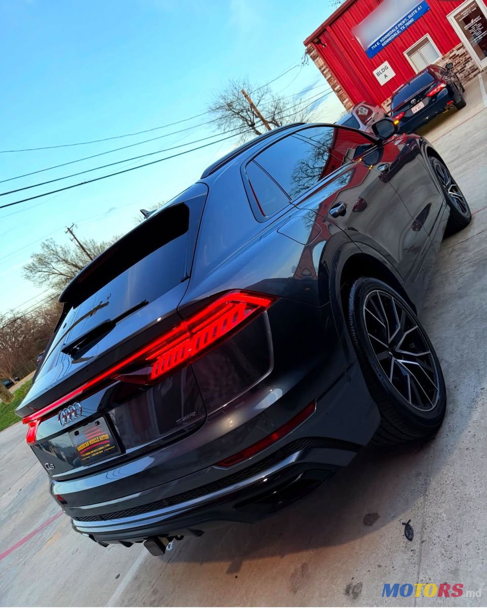 2019' Audi Q8 photo #3