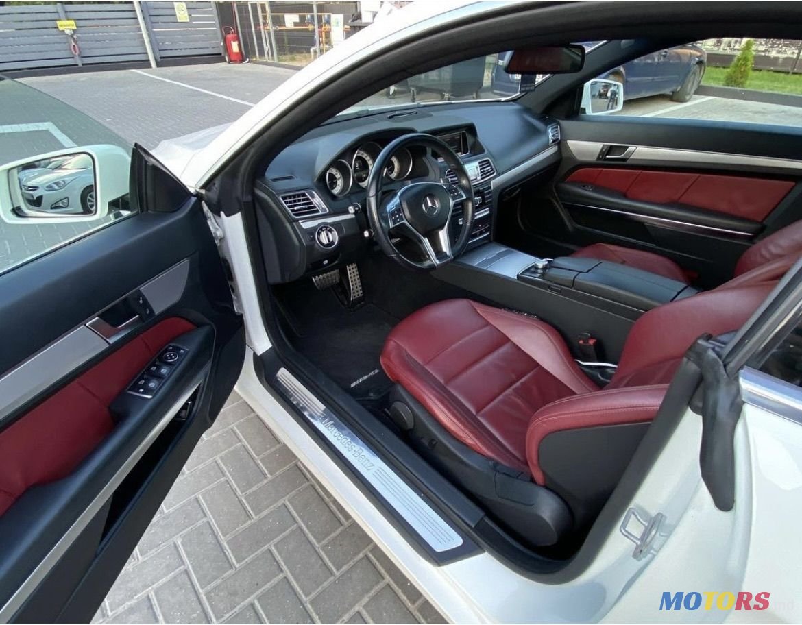 2013' Mercedes-Benz E Класс photo #4