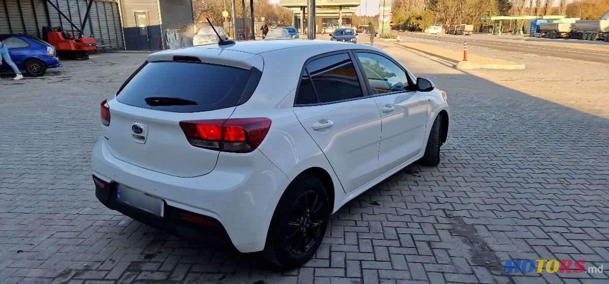 2017' Kia Rio photo #2