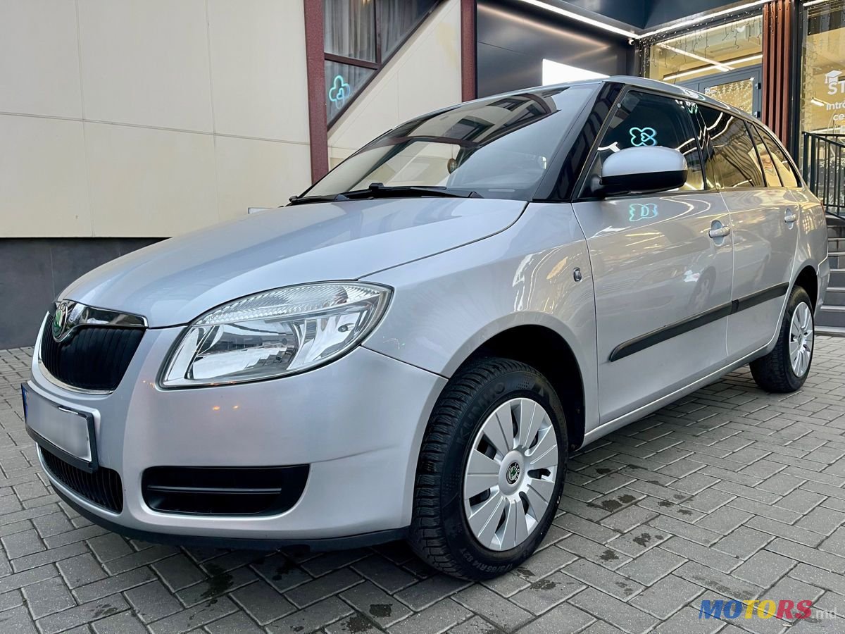 2008' Skoda Fabia photo #1