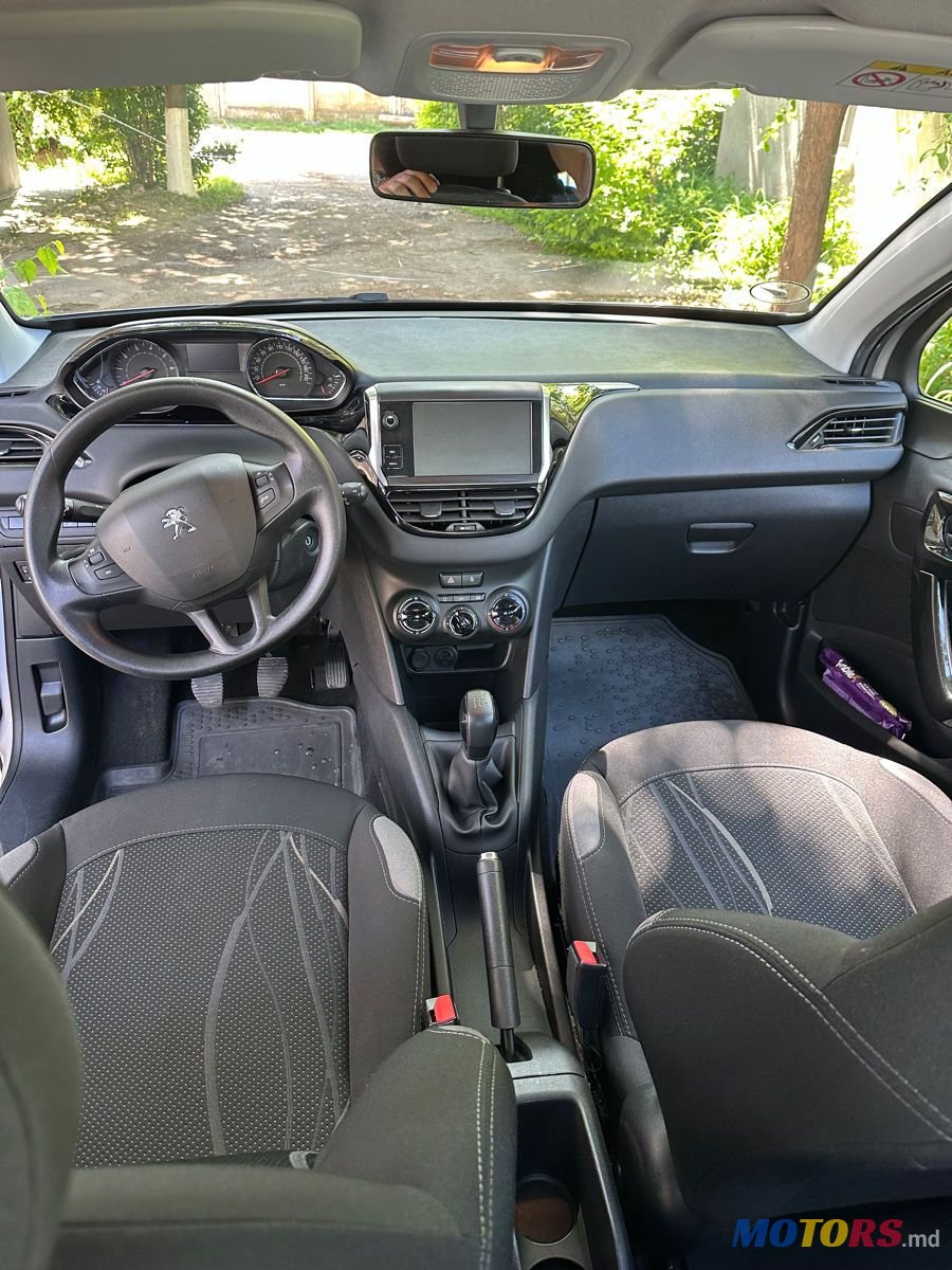 2015' Peugeot 208 photo #2