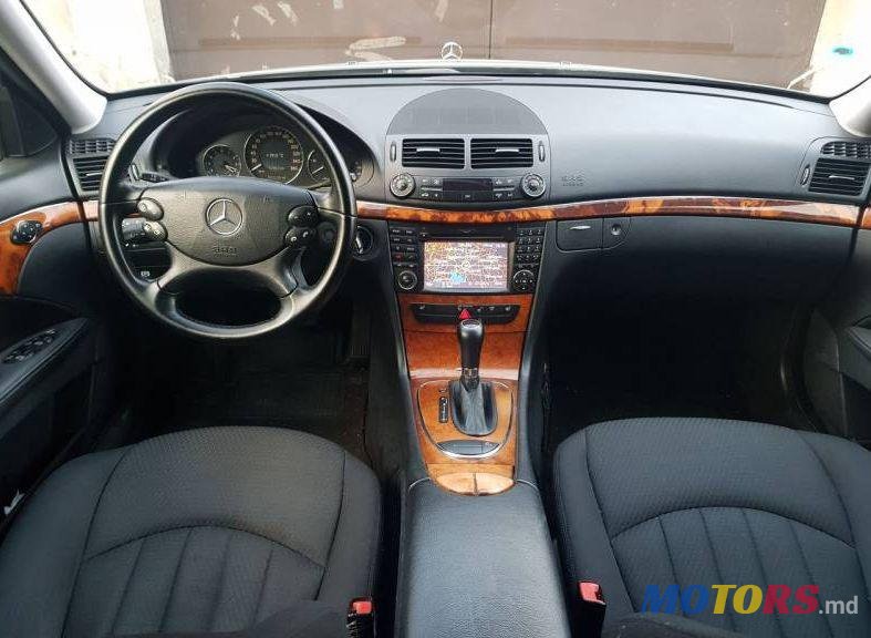 2008' Mercedes-Benz E photo #1