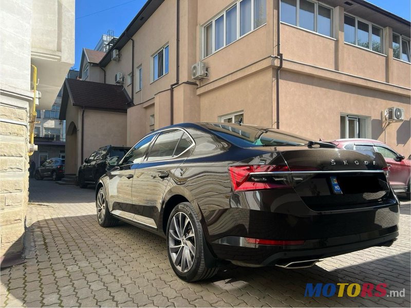 2021' Skoda Superb photo #2