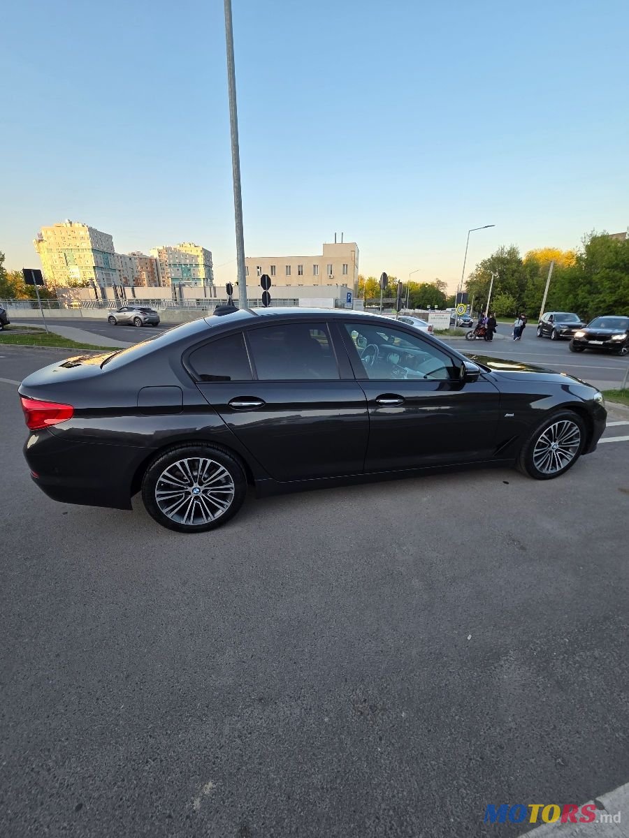 2017' BMW 5 Series photo #5
