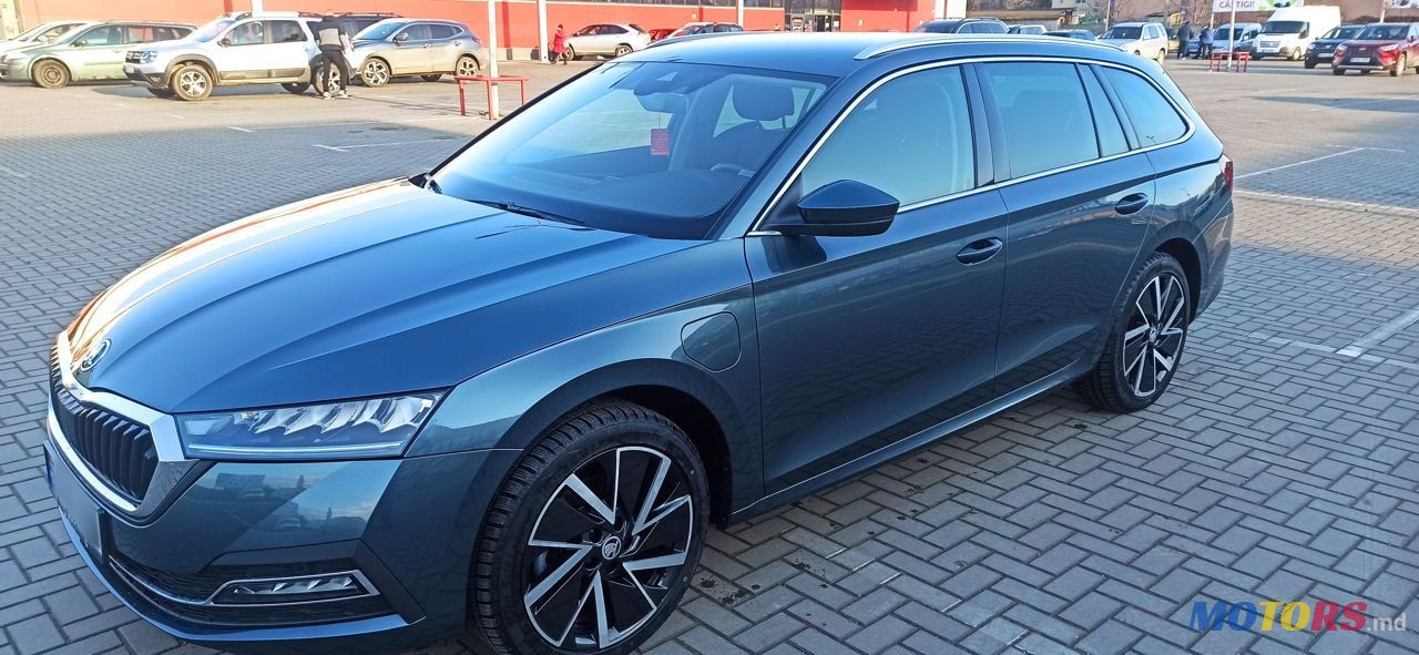 2020' Skoda Octavia photo #1