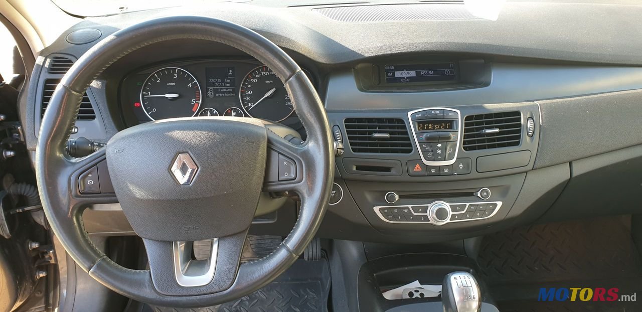 2009' Renault Laguna photo #3