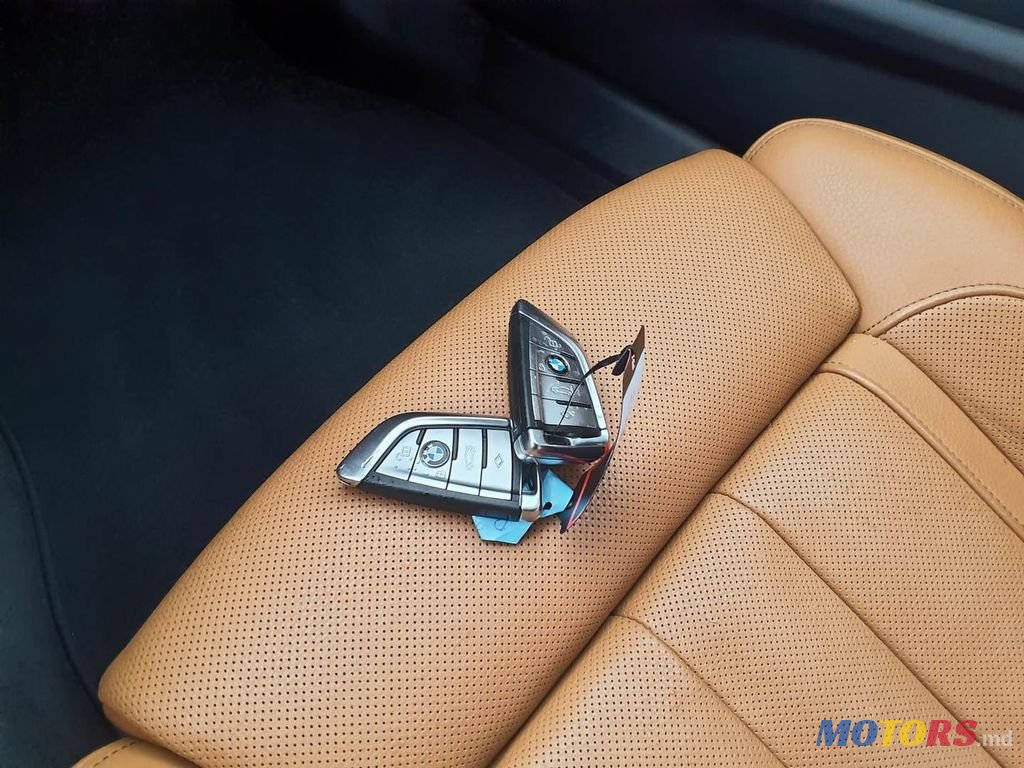 2019' BMW 5 Series photo #6