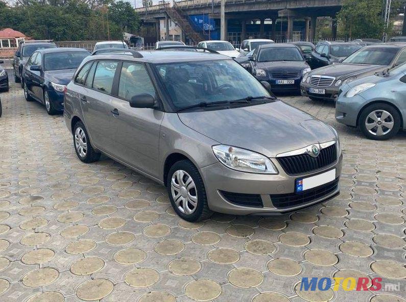 2012' Skoda Fabia photo #1