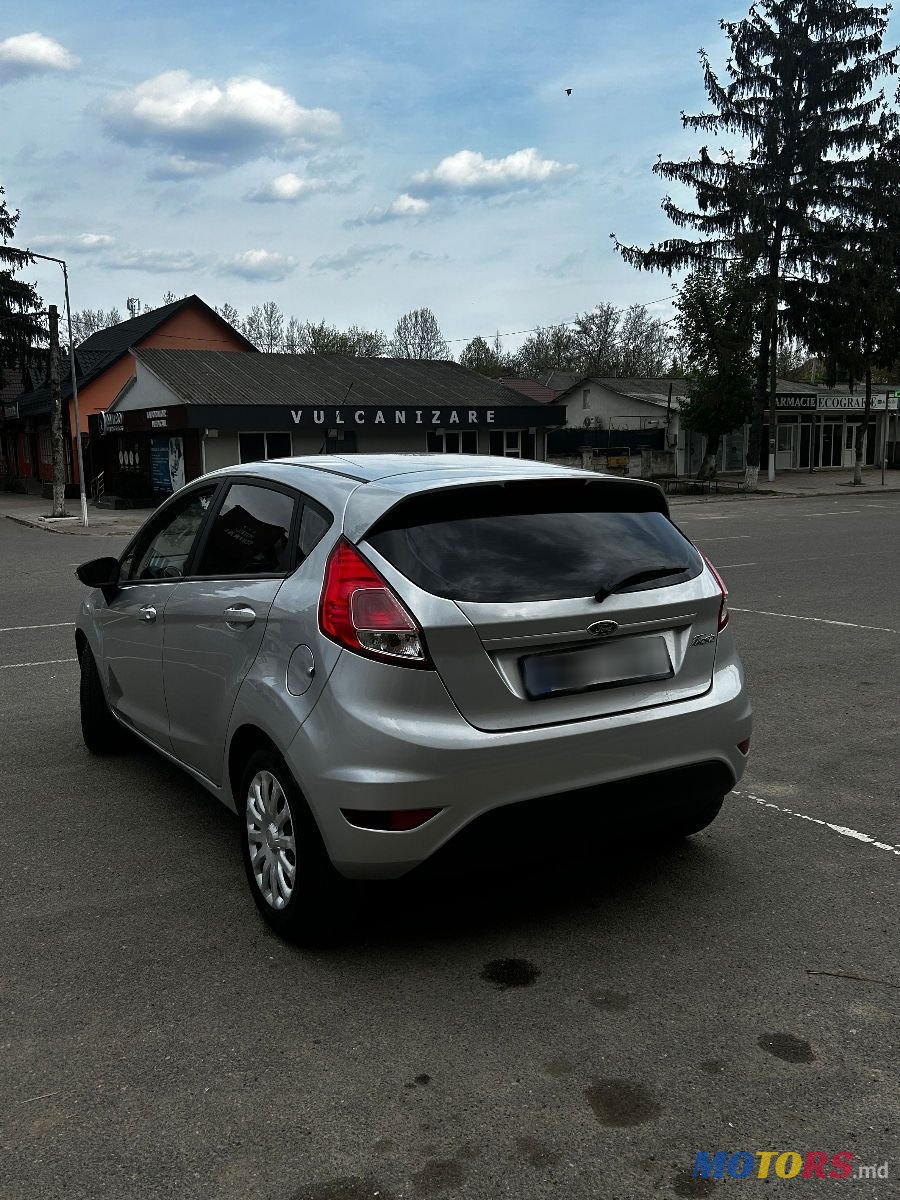 2015' Ford Fiesta photo #2