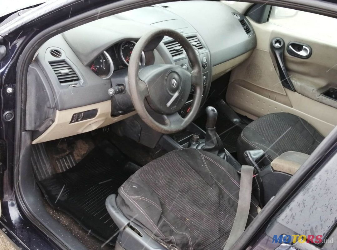 2007' Renault Megane photo #5