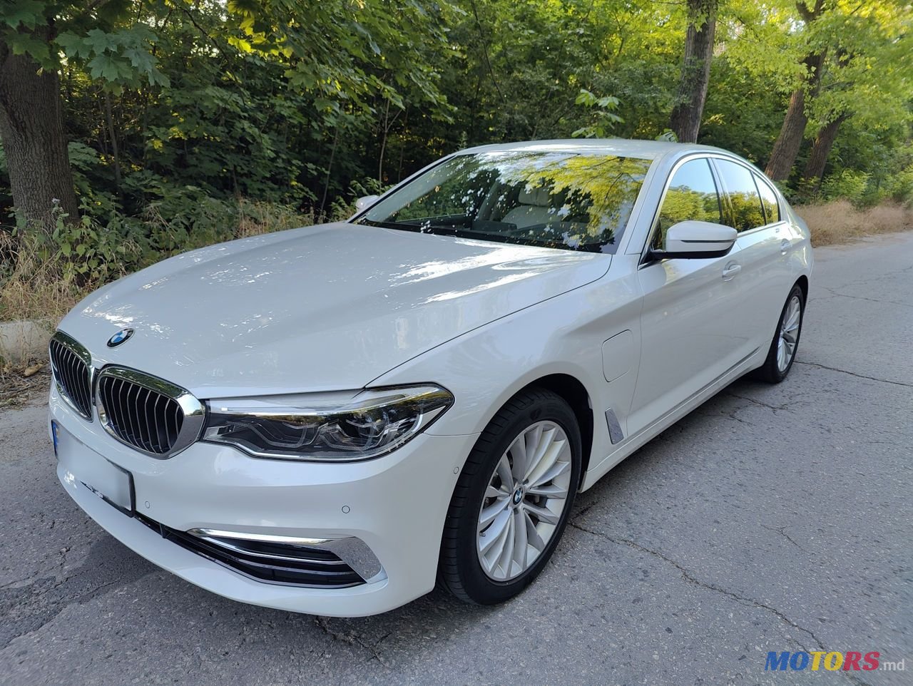 2019' BMW 5 Series photo #1