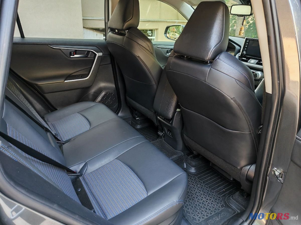 2020' Toyota RAV4 photo #4