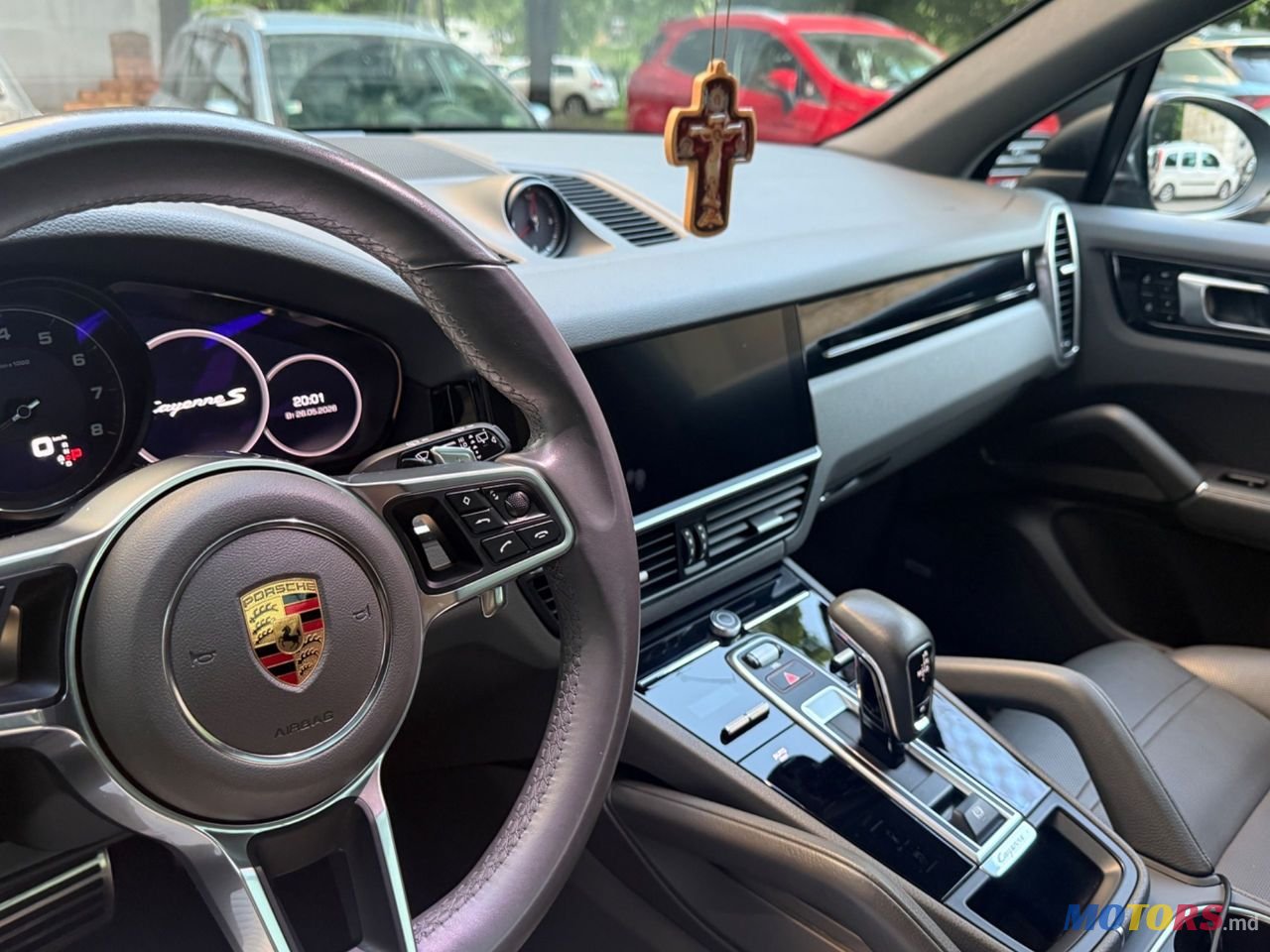 2019' Porsche Cayenne photo #3