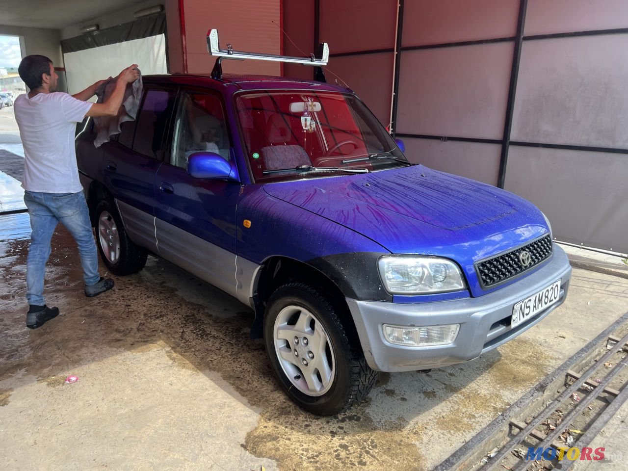 1999' Toyota RAV4 photo #1