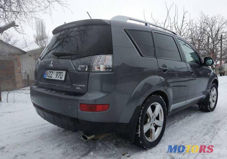 2008' Mitsubishi Outlander photo #1