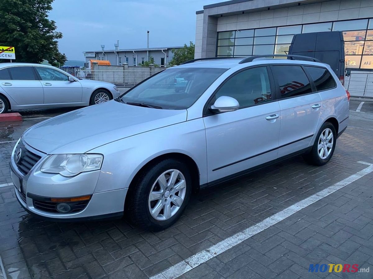 2008' Volkswagen Passat photo #3