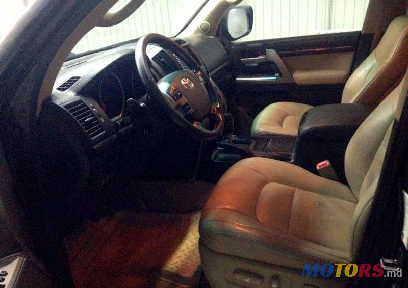 2008' Toyota Land Cruiser photo #3