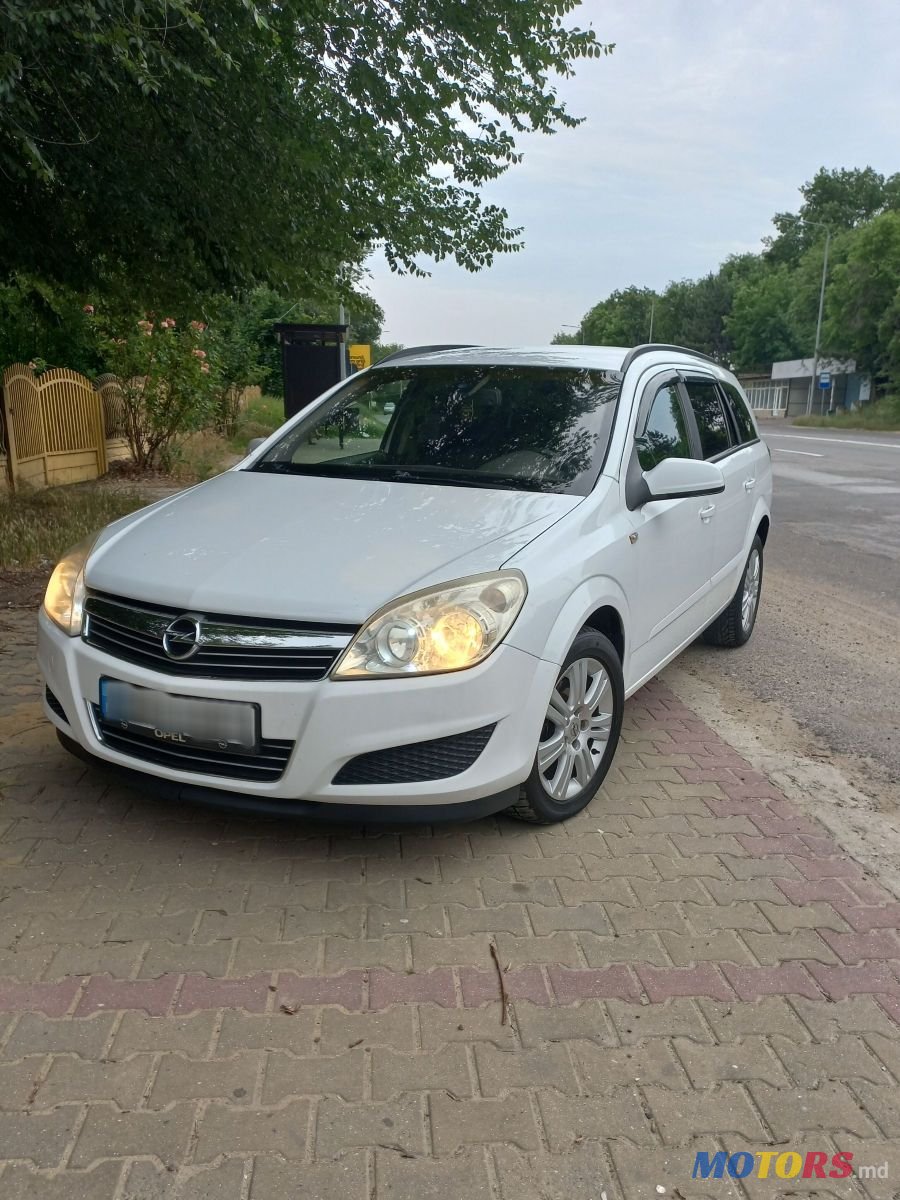 2008' Opel Astra photo #3