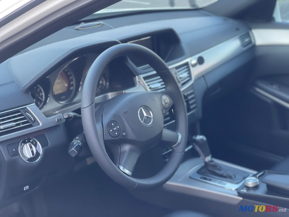 2010' Mercedes-Benz E Класс photo #1