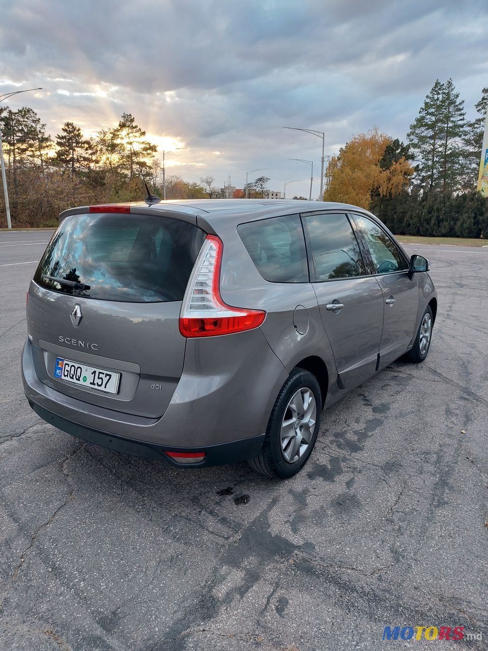 2011' Renault Grand Scenic photo #3