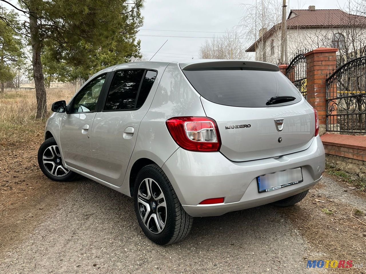 2013' Dacia Sandero photo #3