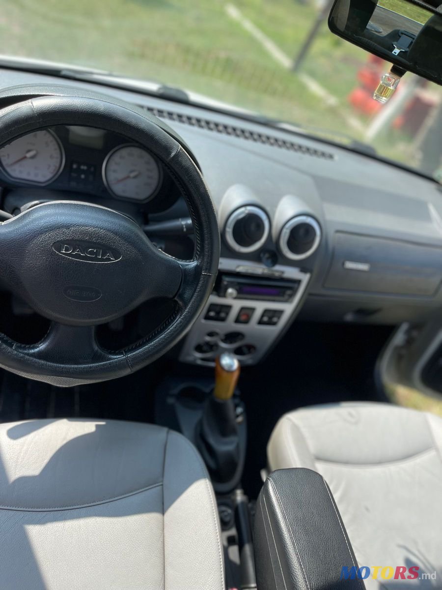 2007' Dacia Logan photo #4